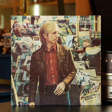 Сертифицированные автографы Тома Петти, Майка Кэмпбелла, Бенмонта Тенча на пластинке Tom Petty And The Heartbreakers – Hard Promises (1981)