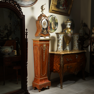 Антикварные часы на постаменте, Франция, середина 20 века