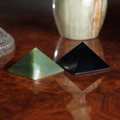 Set of 2 Yang Yin "Modely" Quartz and Jade Pyramids by Stone Art Designe (140g)