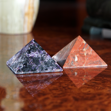 Set of 2 "Godery" Charoite and Jasper Yang-Yin Pyramids by Stone Art Designe (148g)