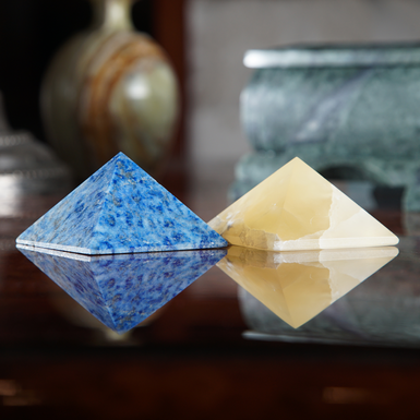 Set of two "Monica" Lapis Lazuli and Onyx Yang-Yin Pyramids by Stone Art Designe (160g)