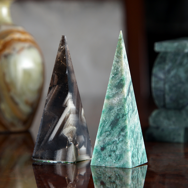 Stone Art Designe Set of 2 Yang-Yin Pyramids "Rony" in Listevite and Smoky Quartz (95g)