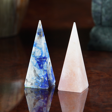 Set of two "Samby" Lapis Lazuli and Chalcedony Yang-Yin Pyramids by Stone Art Designe (38g)