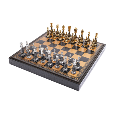 Chess set in lacquered wood and Gioco leather by Italfama