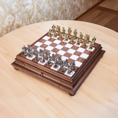 Chess set in varnished wood and marble with figures "Lendsknecht" by Italfama