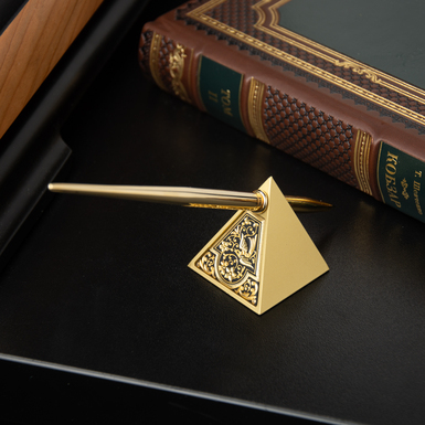 Pen on stand "Pyramid" in Damascus steel and gilt by Anframa