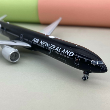 Вишукана модель літака All Blacks Boeing 777-300ER Air New Zealand 1:400