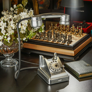 Настольная лампа-телефон "Позвони мне!" из пластика