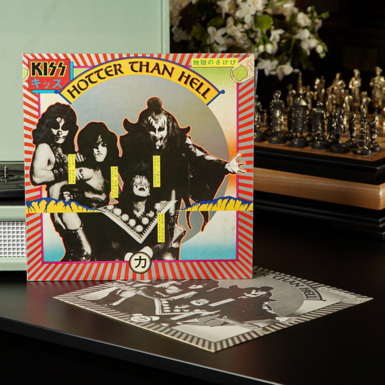 Эксклюзивная виниловая пластинка Kiss – Hotter Than Hell (японское издание 1974 г.)
