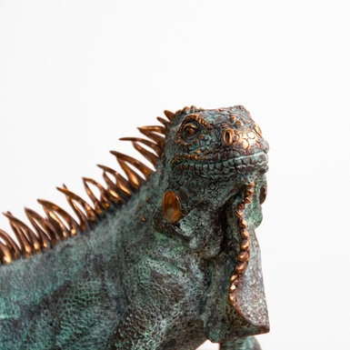Изысканная бронзовая статуэтка с яшмой "Green Iguana" от Vizuri