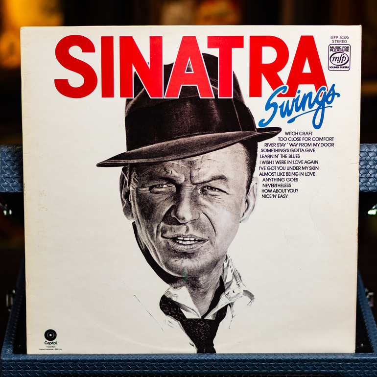 Купить виниловую пластинку Frank Sinatra Sinatra Swings (1976) в Украине