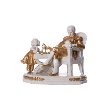 Уникальная фарфоровая статуэтка "Sleeping Napoleon and the Little Girl"