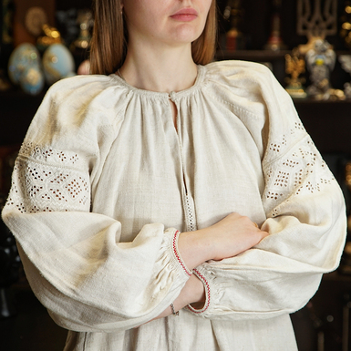 Embroidered women's shirt made of homespun hemp cloth, Poltava region, late 19th century (preserved in good condition)