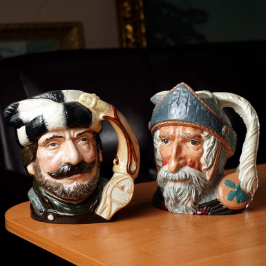 Комплект фарфоровых чашек "Легенды Древности", Англия