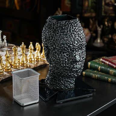 Авторская гаечная статуэтка "Iron Mind"