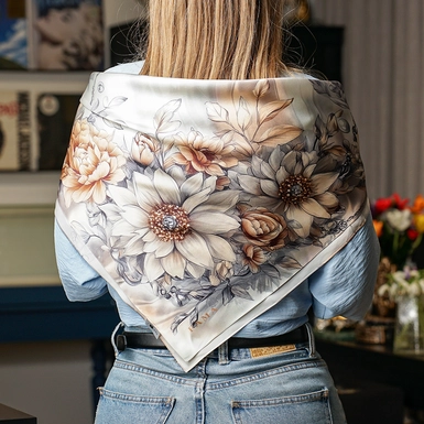 Платок из шелка "Пастельный букет" от FAMA (лимитированная коллекция, 65х65 см)