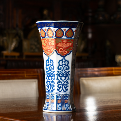 Фарфоровая ваза с ручной росписью "The Grace of the East" от Gold Imari, Япония