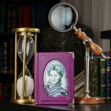 Gift set - vintage hourglass "Chess Time", exclusive desktop magnifier for reading on a stand and gift book by Lina Kostenko "Three Hundred Poems" (in Ukrainian)