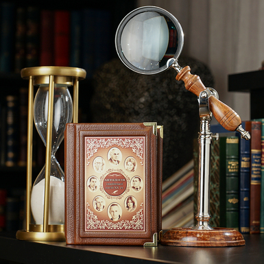 Gift set - vintage hourglass "Chess Time", exclusive desktop magnifier for reading on a stand and book "Anthology of Ukrainian Poetry" (in Ukrainian)