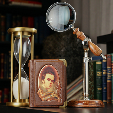 Gift set - vintage hourglass "Chess Time", exclusive desktop magnifier for reading on a stand and gift book "Kobzar" by T.G. Shevchenko in leather binding