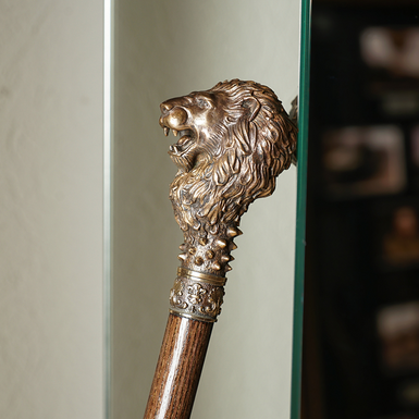 Бронзовая трость "Могучий лев" ручной работы