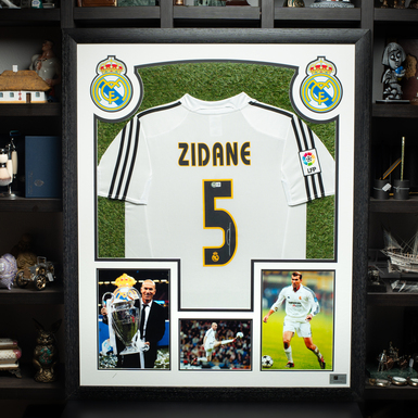Сертифікований автограф французького футболіста Зінедіна Зідана на футболці з колажем фото (88х105 см)