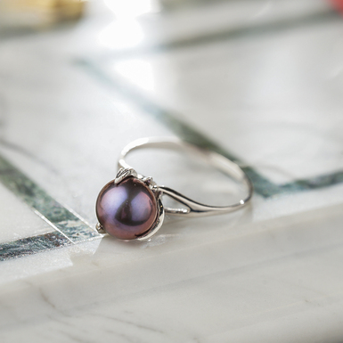 Серебряное кольцо с жемчугом "Sparkle Line"