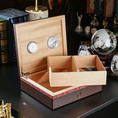 Хьюмидор с кожаной отделкой "Sentinel" от Wolf