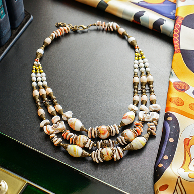 Ожерелье "Гармония" 3-рядное из перламутра, винтажного стекла, металла под бронзу