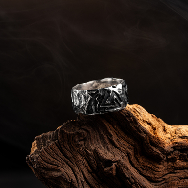 Серебряный перстень "Волки и Валькнут" от ARHAIKA