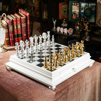 Шахматный набор "Maestoso" с деревянной доской и фигурками с позолотой и посеребрением от ITALFAMA