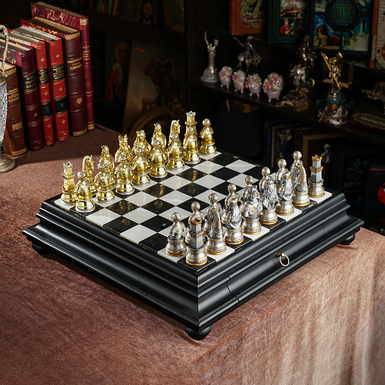 Шахматный набор "Royal Court" с деревянной доской и фигурками с позолотой и посеребрением от ITALFAMA
