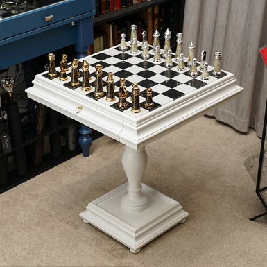 Шахматный стол "Golden Reign" с деревянной доской и фигурками с позолотой и серебром от ITALFAMA