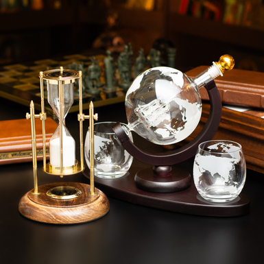 Подарочный комплект песочные часы "Royal compass - 1953" и набор для виски «Globe» от Wine Enthusiast