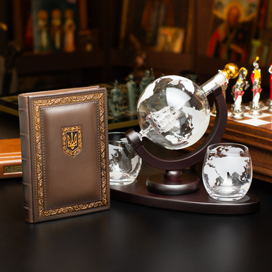 Подарочный комплект дневник "Император" и набор для виски «Globe» от Wine Enthusiast