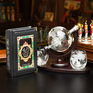 Подарочный комплект книга Роберт Грин «48 законов власти» и набор для виски «Globe» от Wine Enthusiast