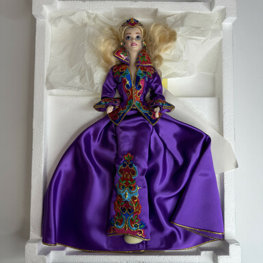 Коллекционная кукла "Барби - Королева" от Barbie, 1993 год