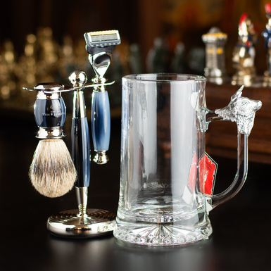 Подарочный набор для бритья Truefitt & Hill Edwardian Collection Fusion Blue Opal и стеклянный бокал для пива "Bull" от Freitas & Dores