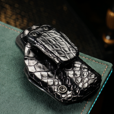 Кобура (обклеенная внутри итальянской алькантарой) в черном цвете