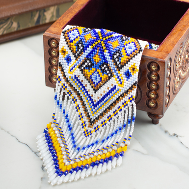 Гердан ручной работы из бисера в деревянной шкатулке "Родина", орнамент Черкасской области