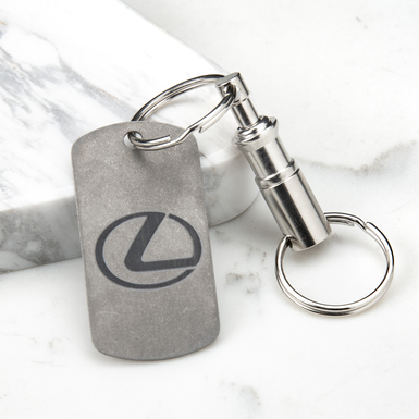 Титановый брелок "Lexus" (значок) облегченной серии Light со швейцарским карабином "Victorinox"