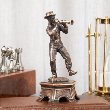 Бронзовая статуэтка "Веселый музыкант" ручной работы