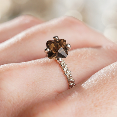 Кольцо "Сhocolate" с раух-топазом из серебра 925 пробы