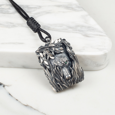 Подвеска "Wolf" с изумрудом из серебра 925 пробы с чернением