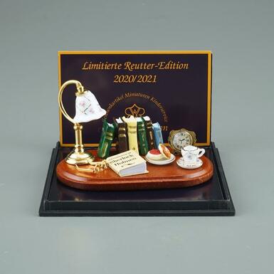 Миниатюра "Чтение" от Reutter Miniaturen