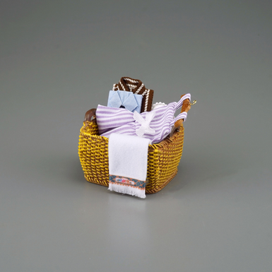 Miniature "Laundry Basket" by Reutter Miniaturen