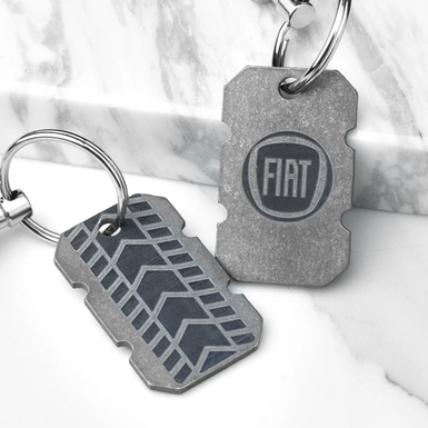 Титановый брелок "Fiat" со швейцарским карабином "Victorinox" от Calti