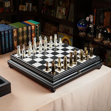Шахматный набор "Crown" с мраморной доской (60х60 см) и фигурками с позолотой и серебром от ITALFAMA