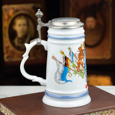 Фарфоровый пивной бокал "Banners" с крышкой, Германия, конец 20-го века