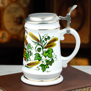 Фарфоровый пивной бокал с крышкой ручной работы "Branch of hops", Германия, середина 20 века